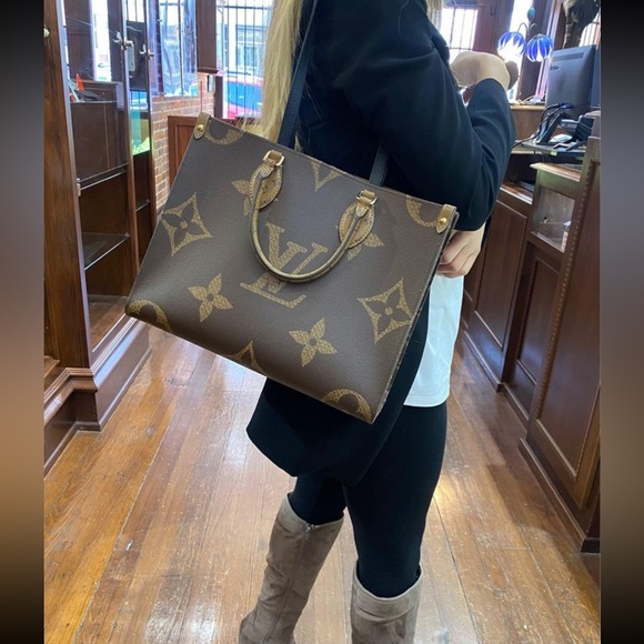 Louis Vuitton On The Go Mm - Picture 8 of 9